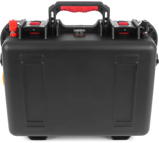 Аккумулятор MESSER LiFePo4 в кейсе 12В 105Ач 100А авторозетка, USВ, клеммы М8, разъем ХТ60 и ЗУ 25А F12105-LFP105X4-100-V1